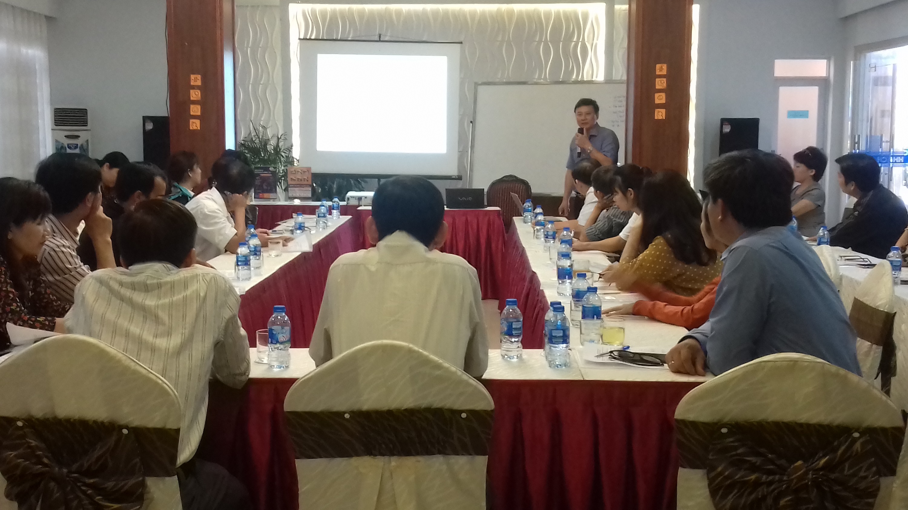 TẬP HUẤN PHÒNG, CHỐNG SỐT RÉT CHO CÁN BỘ Y TẾ PHÒNG KHÁM TƯ NHÂN 