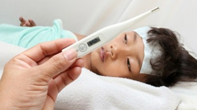 Hướng dẫn cách chăm sóc trẻ bị mắc cúm tại nhà