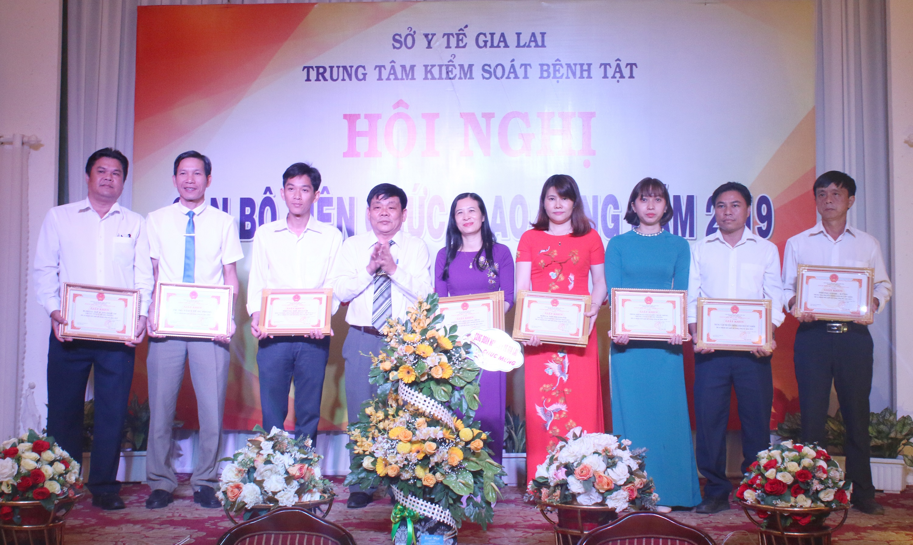 HỘI NGHỊ CÁN BỘ CÔNG CHỨC, VIÊN CHỨC, LAO ĐỘNG TRUNG TÂM KIỂM SOÁT BỆNH TẬT TỈNH GIA LAI 